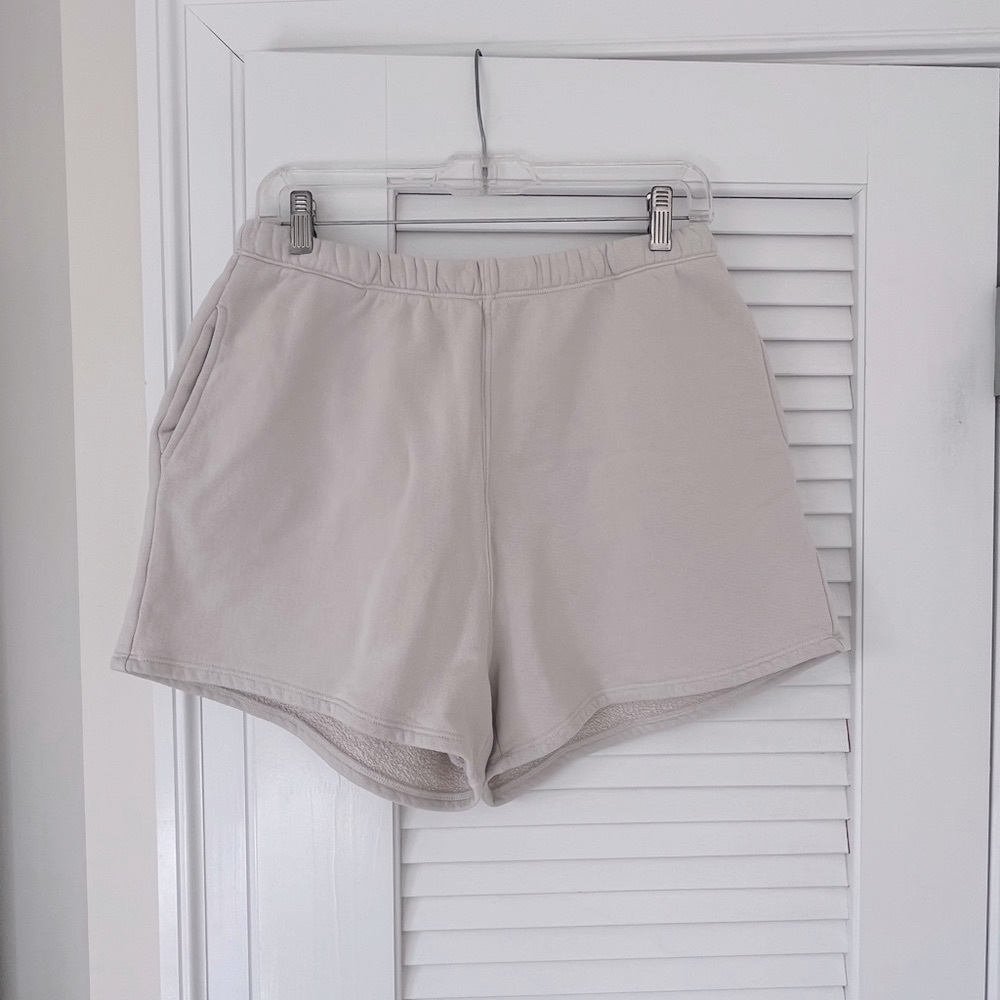 Joah Brown Cement Colored Sweat Shorty Shorts with Drawstring and Side Pocekts